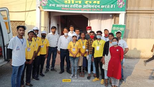 NSS volunteers at life line express health camp with professors and principal of the college